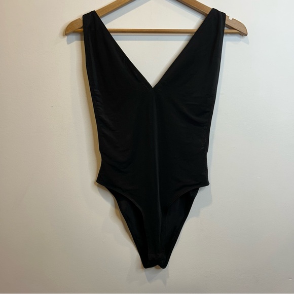 Caribbean Queen Tops - Caribbean Queen deep V-neck bodysuit open back black